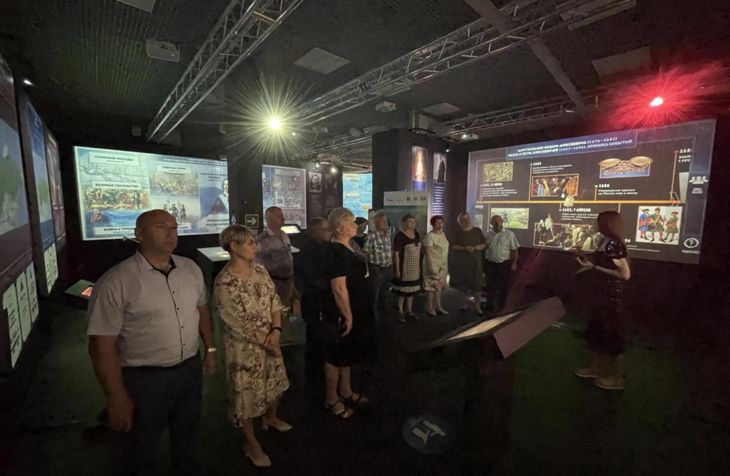 Экскурсия по выставке «Романовы 1613 - 1917»