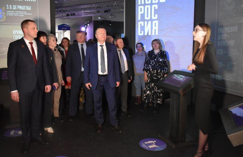 В Саратове открылся выставочный проект «Украина. На переломах эпох»